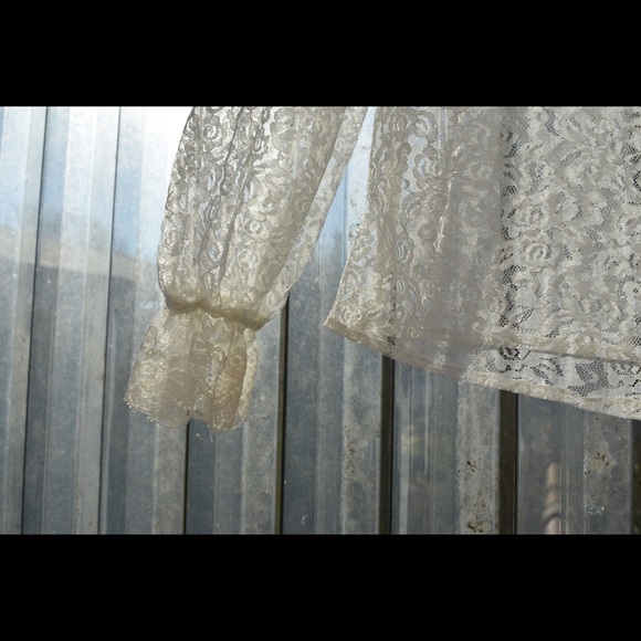 Vintage Lace Blouse - Picture 3 of 7